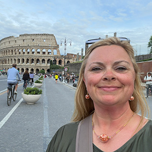 BRIDGETTE ANDERSON AT THE ROME COLOSSEUM